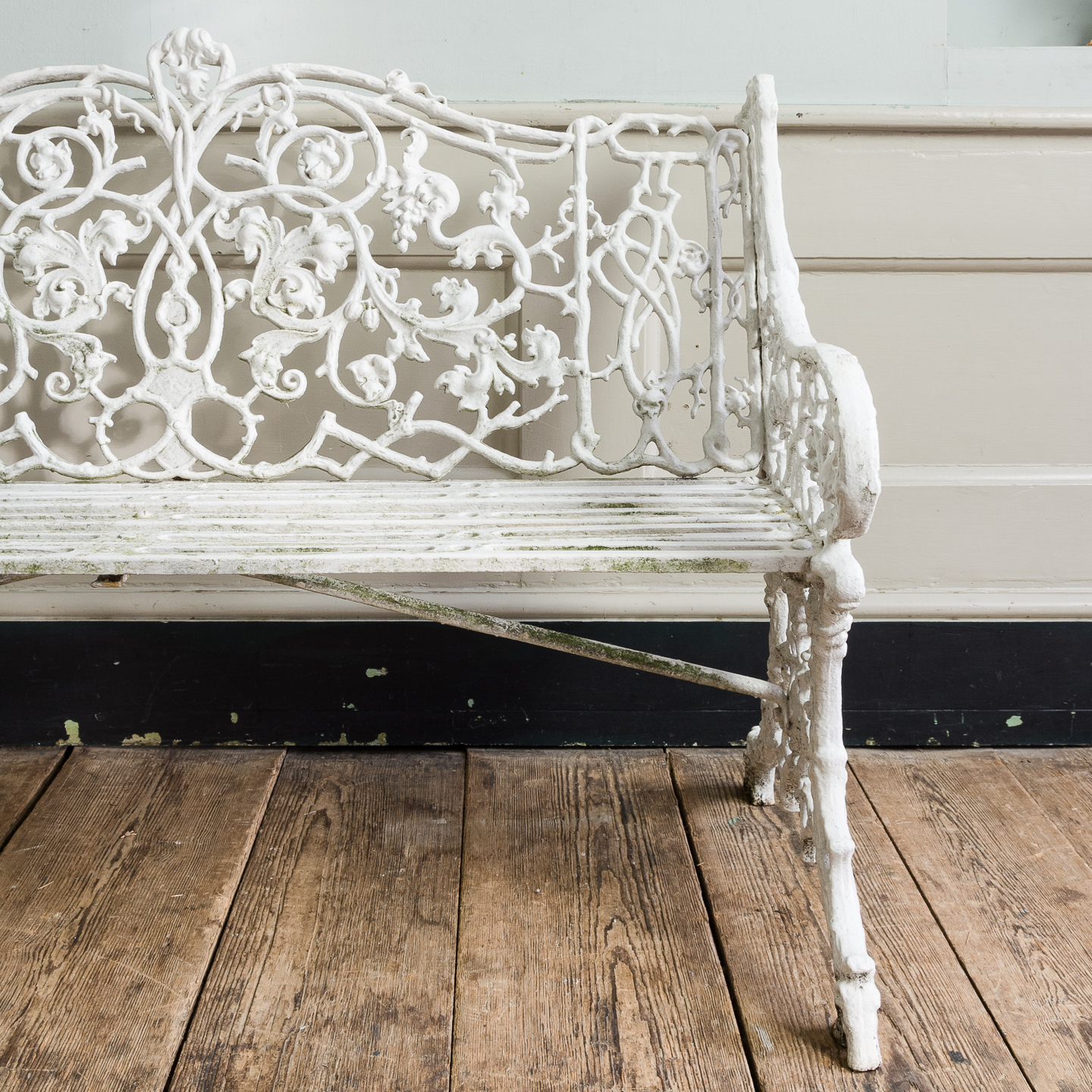 Victorian cast iron garden bench - Garden Furniture - LASSCO Brunswick